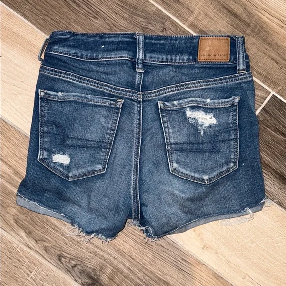 AE Distressed Denim Women Shorts Sz 4 - Picture 3 of 3